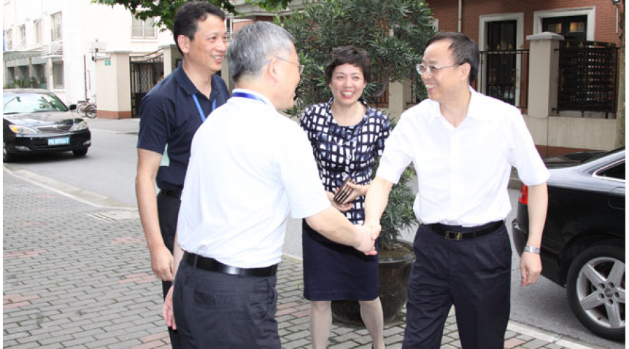 Chen Mingjun, former deputy director of the Standing Committee of Huangpu District People's Congress, visited the company for inspection and offered guidance