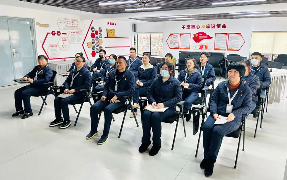 精華股份黨支部召開(kāi)2023年度工作總結大會(huì )(圖1) 精華股份黨支部召開(kāi)2023年度工作總結大會(huì )(圖1)