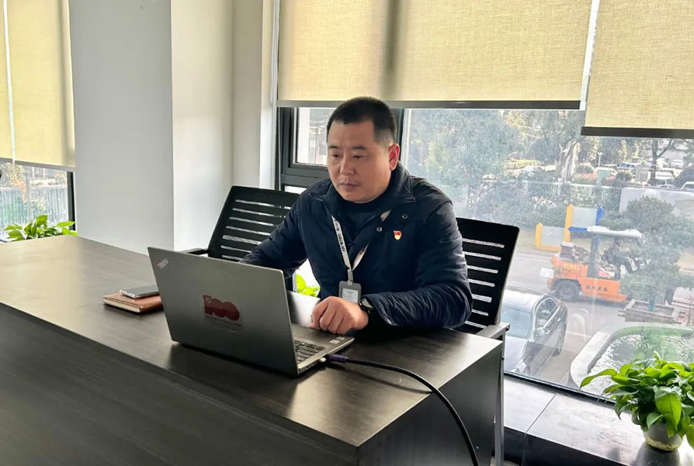 精華股份黨支部召開(kāi)2023年度工作總結大會(huì )(圖2) 精華股份黨支部召開(kāi)2023年度工作總結大會(huì )(圖2)