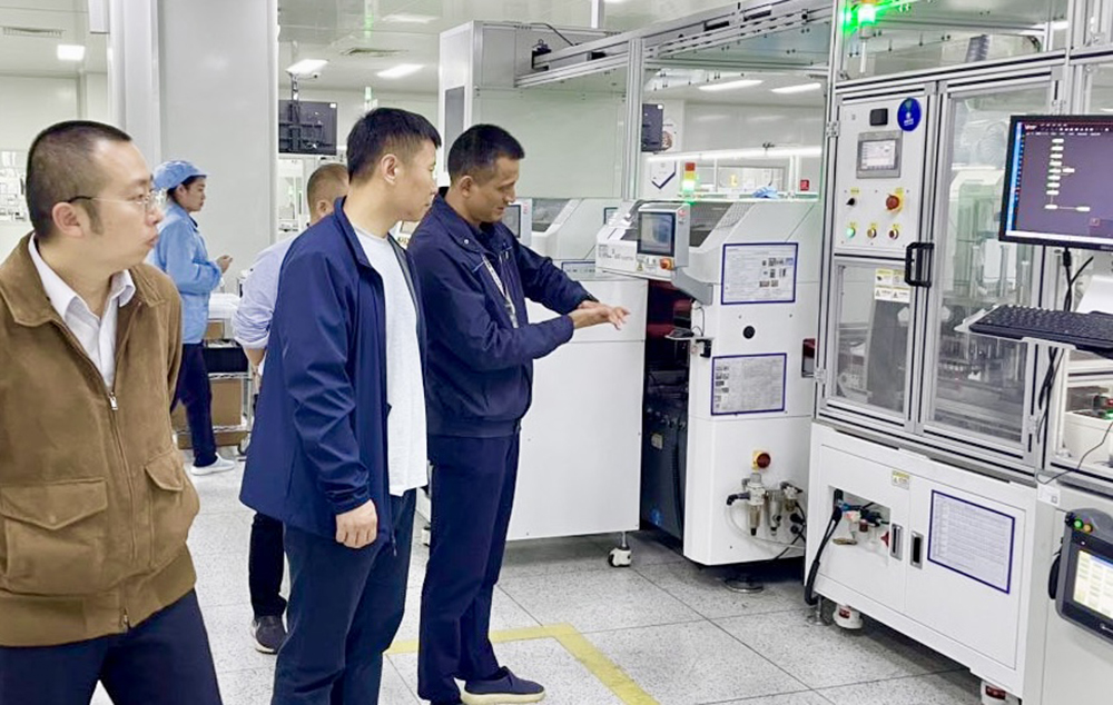 華旭光電一行蒞臨我司參觀(guān)交流(圖3) 華旭光電一行蒞臨我司參觀(guān)交流(圖3)