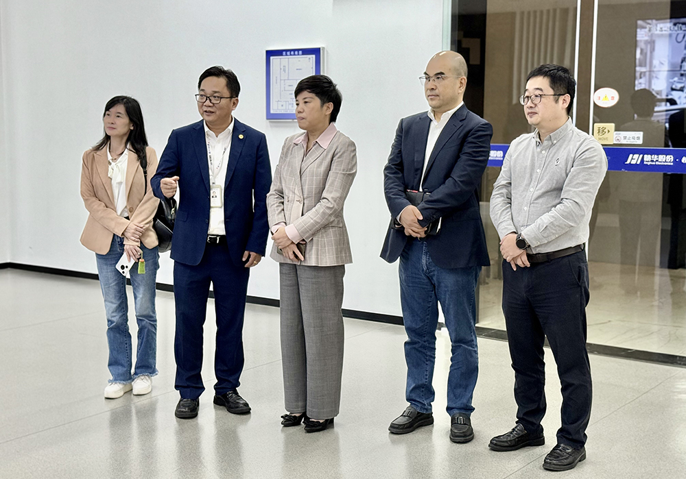 寧波市委統戰部副部長(cháng)、市工商聯(lián)黨組書(shū)記王建云一行蒞臨我司走訪(fǎng)調研(圖1)